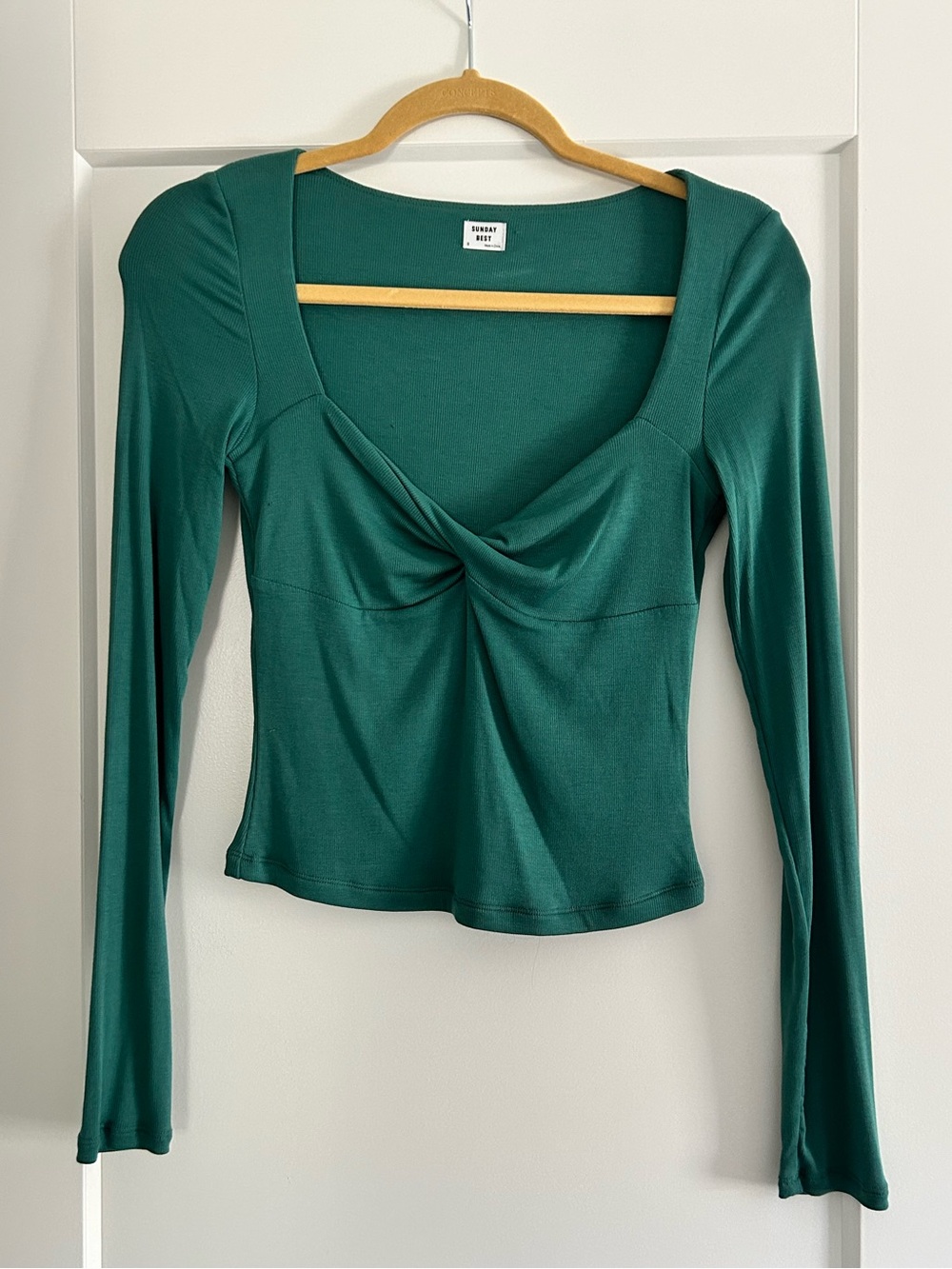 Aritzia Sunday Best Lula Twist Front Long-Sleeve Top